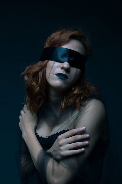 8 Blindfold Challenges That Will Transform Your Night as a Couple